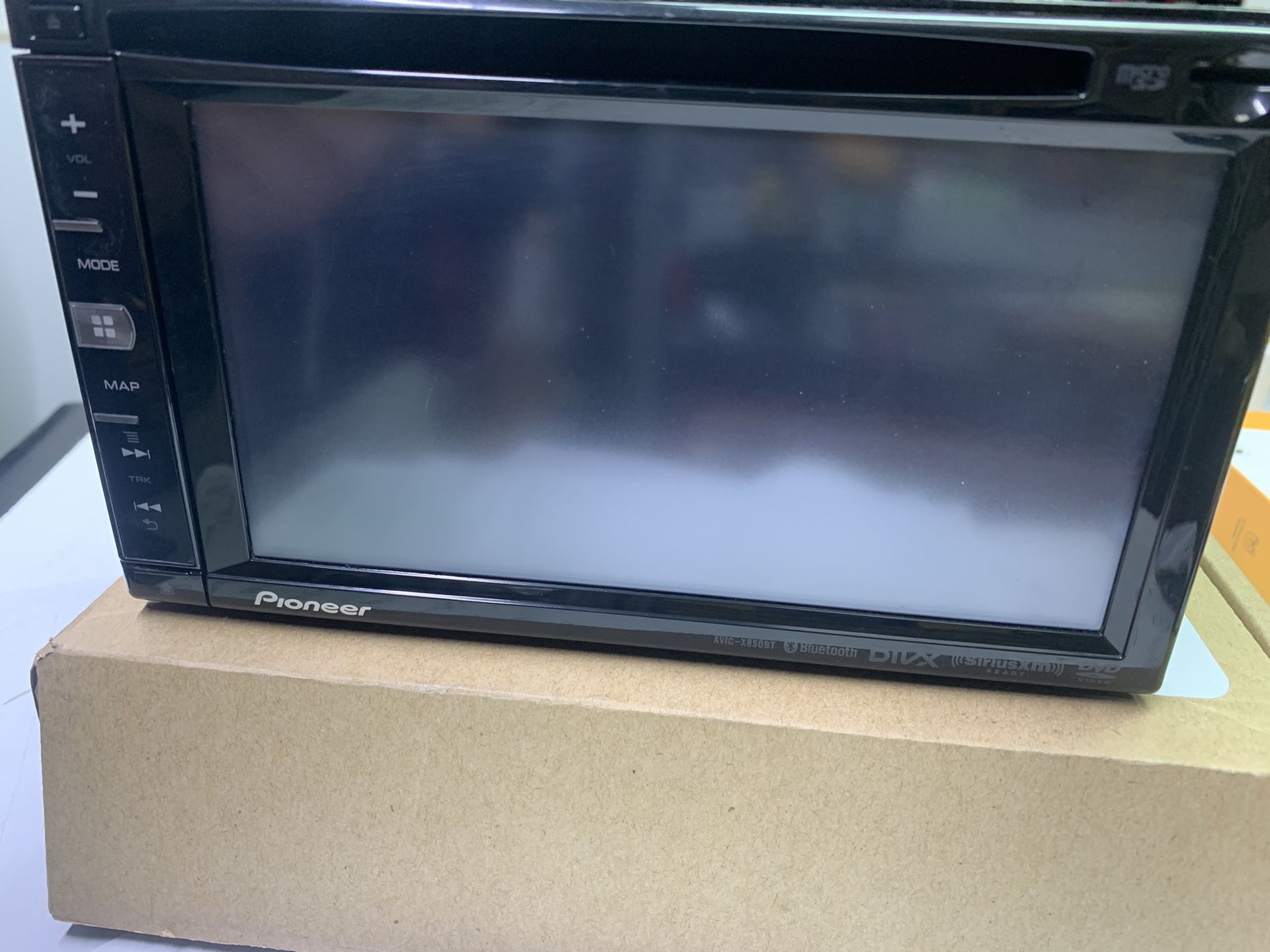 Pionner Radio Nav Bluetooth Stereo