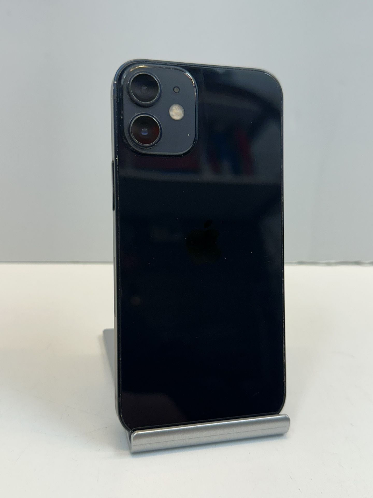 Apple iPhone 12 MINI 64gb. ( Fully Unlocked )