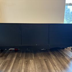 Buffet table 