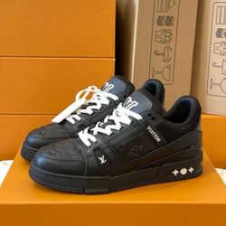 Black  Louis Vuitton Trainer Sneaker