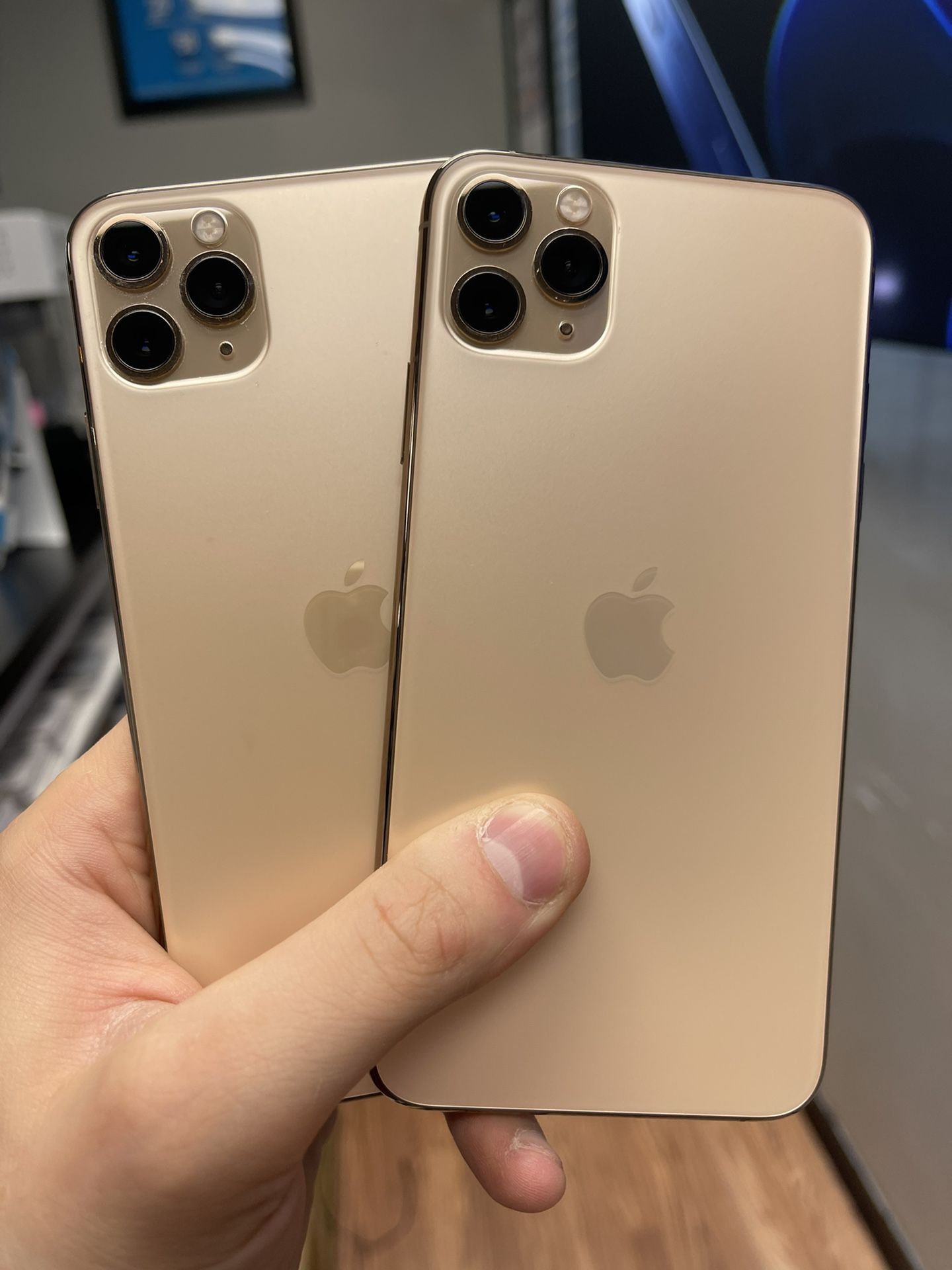 Unlocked iPhone 11 Pro Max 64GB Gold