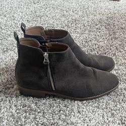 Women’s Boots - Size 10