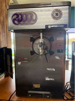 Stilling frozen beverage, shake slush machine