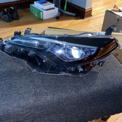 2017-2019 Toyota Corolla Left Driver Headlight 