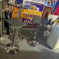 Bar Table And Stools 