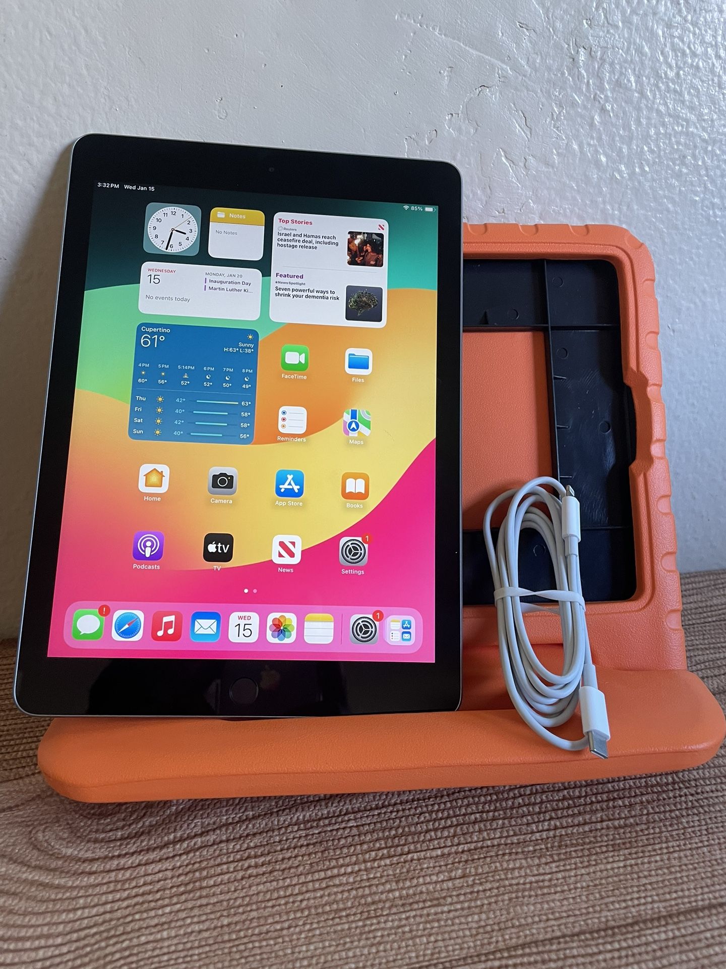 iPad 6th Generation 32GB With Pencil And Kids Case