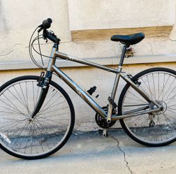 Cannondale quick4 hybrid Bike, Alpha aluminum frame size medium, Double rims size 700c , Suit 5’5”-6’ riders