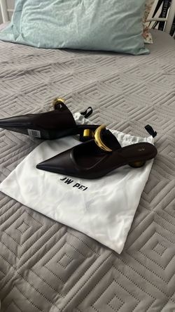 Brow Sandals With Gold Size 9