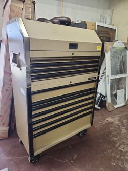 Husky
Heavy-Duty 42 in. W 12-Drawer Matte Desert Tan Rolling Tool Chest Combo