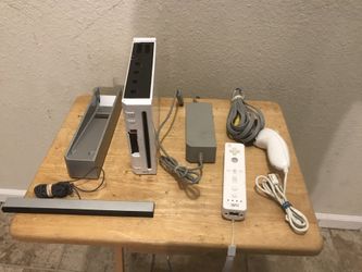 Nintendo Wii Complete Tested And Working GameCube Compatible