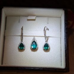 Zales Pear Shaped Green Quartz Earrings And Necklace Pendent