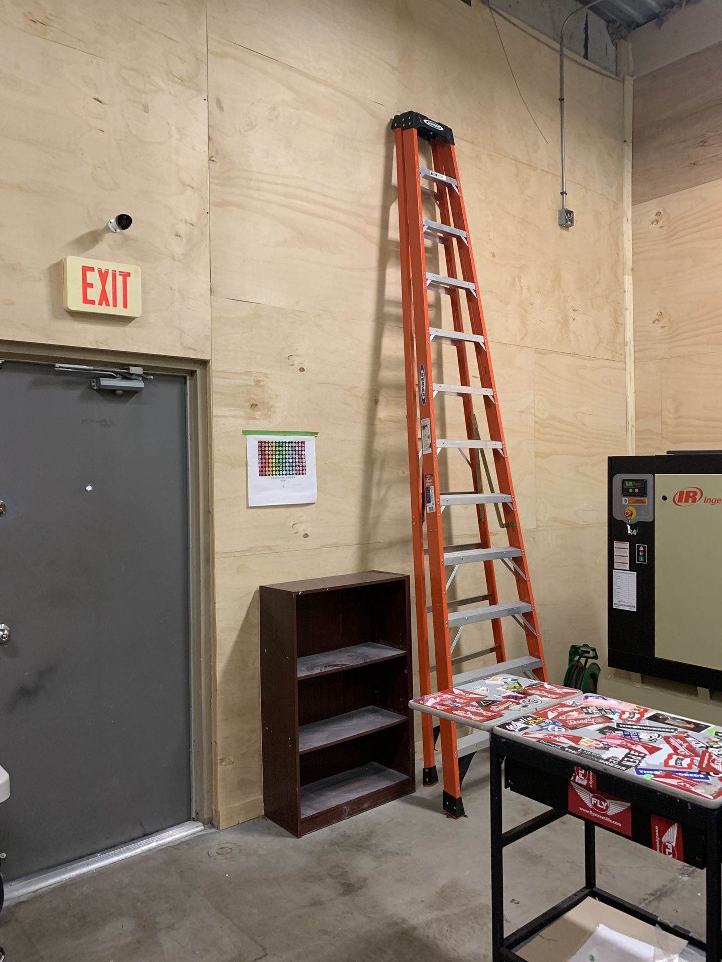 12 Ft Ladder Like New