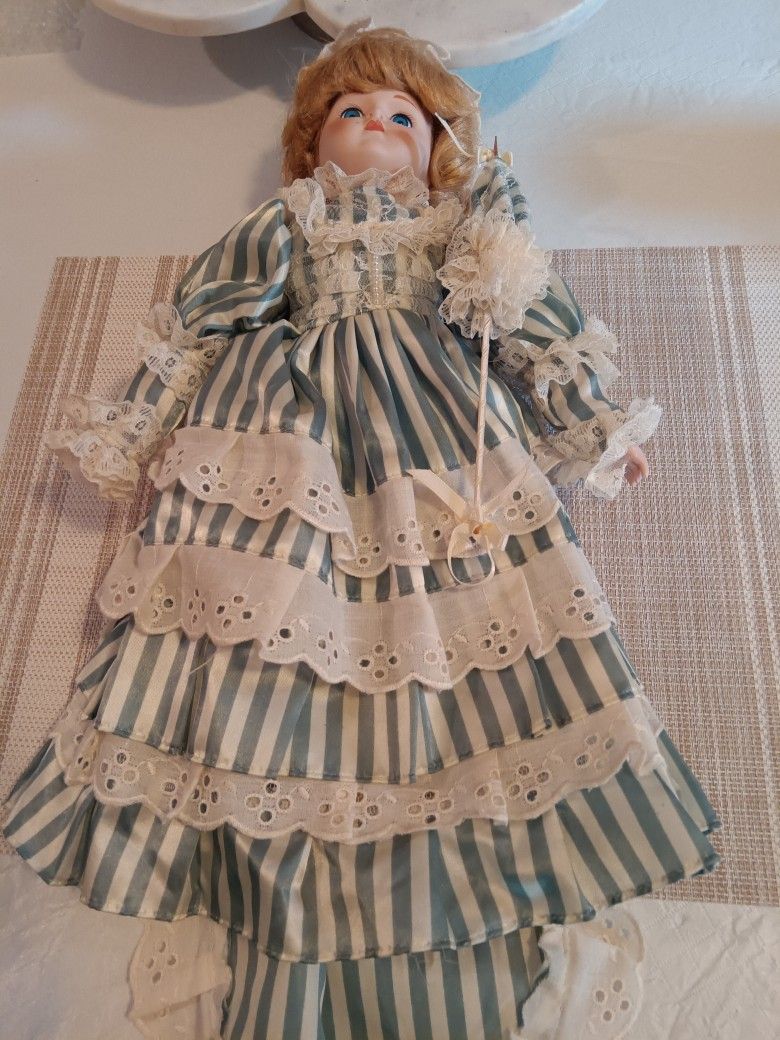 Dynasty Collection Ashley Porcelain Doll 15 In Tall