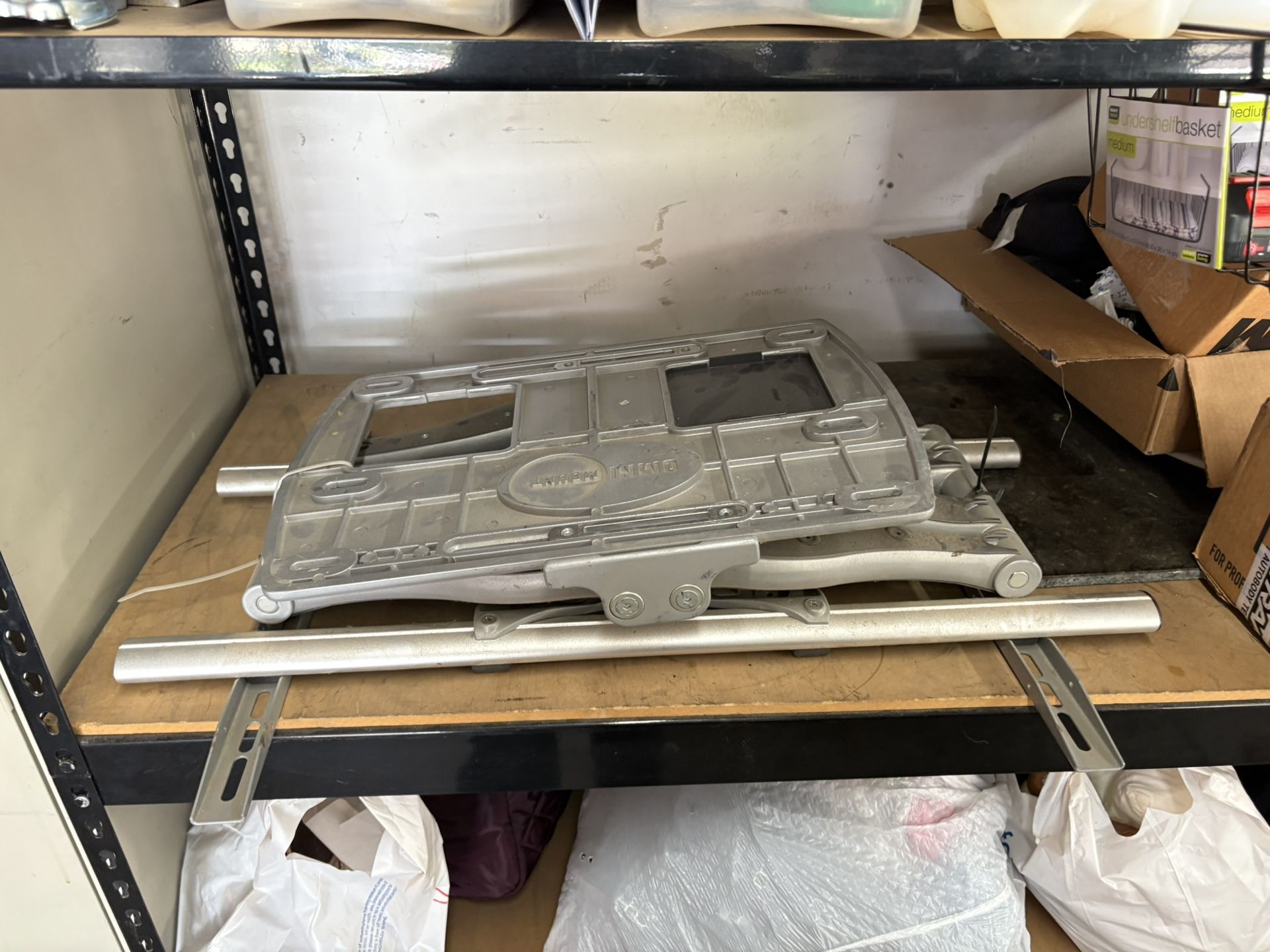 TV Wall Mount / Full Motion Up To 72” TV