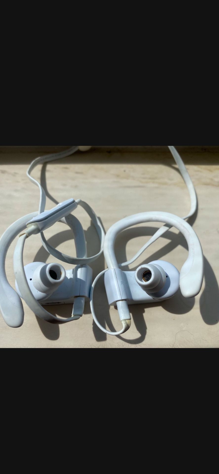 BEATS WIRELESS EAR BUDS