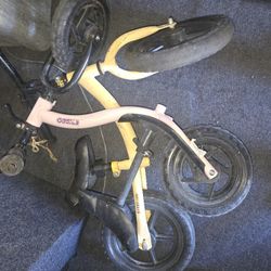 2 Balance Bikes