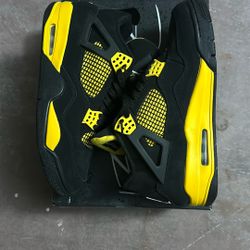 Air Jordan 4 Retro - Thunder Size 10 M