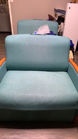 Two sofa bet