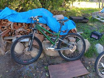 FOR SALE PRICE DROP / SHWINN 14"framesize ROCKET MOUNTAIN BIKE