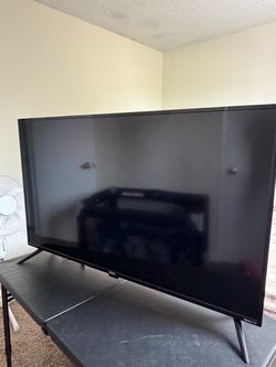 Onn Roku TV & controller / LED lights