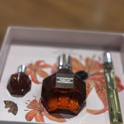 Flowerbomb Perfume New Set Of 3   100$ OBO
