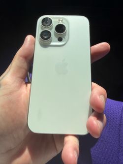 iPhone 15 pro unlocked