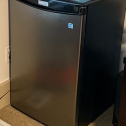 Danby Refrigerator 
