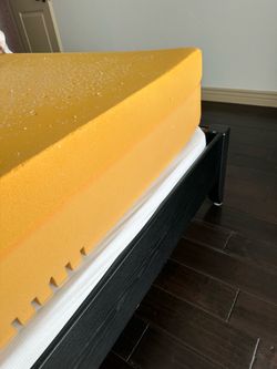Queen Mattress + Box Spring  Colchón Queen + Base