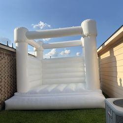 WHITE BOUNCE HOUSE 13 X 13 