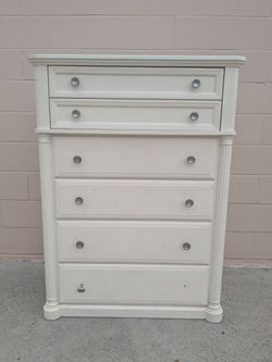 Dresser