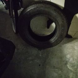 17 Inch DUNLOP TIRE..NEW $250...FREE