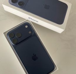 iPhone 17 pro max blue