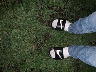 Nike flip flops