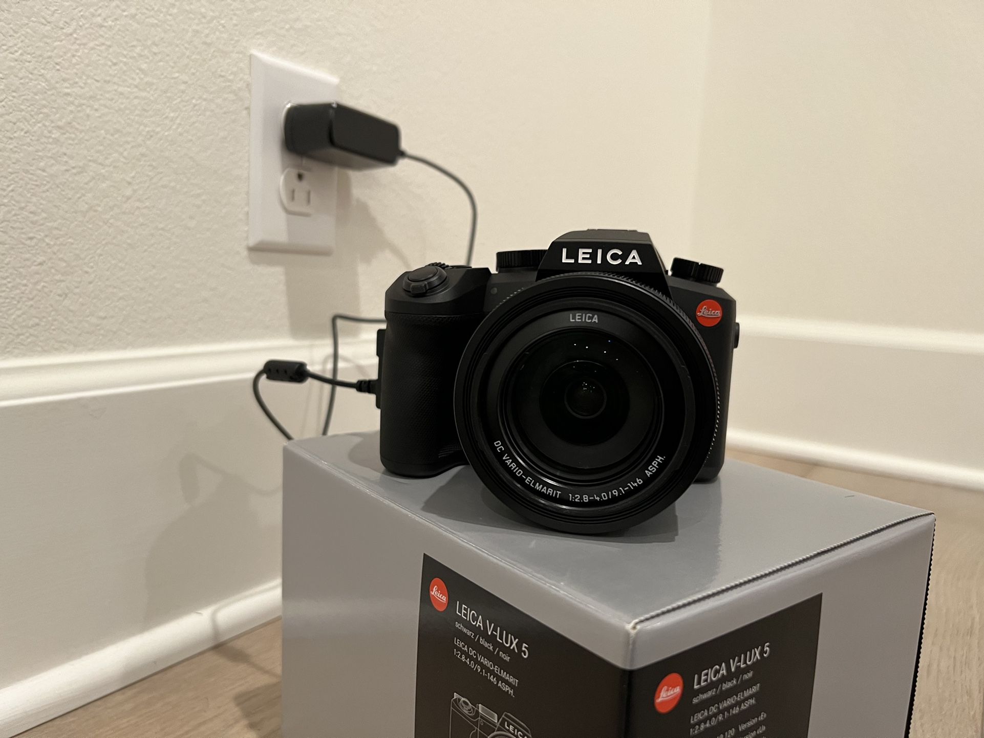 Near Mint Leica V-lux 5 Digital Camera With Accessories, Box