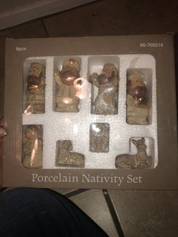 8 piece Nativity Set