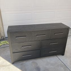 Queen size bedroom set