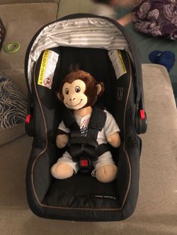 Graco snugride snuglock 35 car seat with base