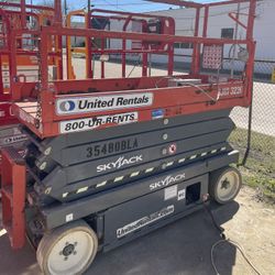 2016 Skyjack 3226 Scissor Lift