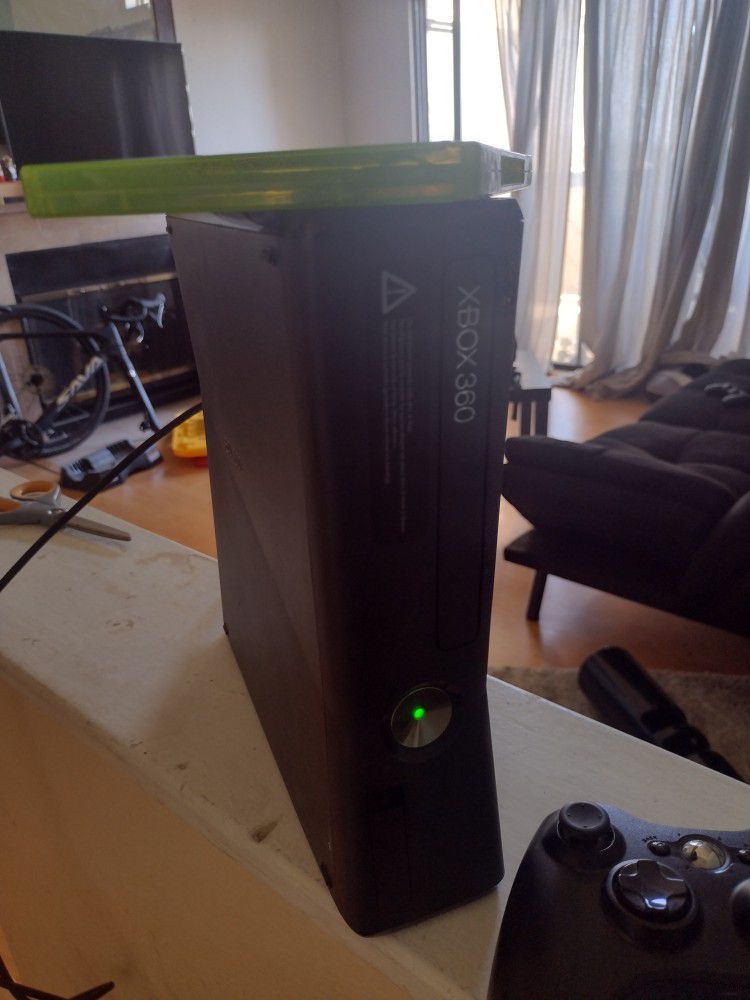 Xbox 360  + Halo 4