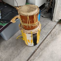  A Bongos Drums Set 
