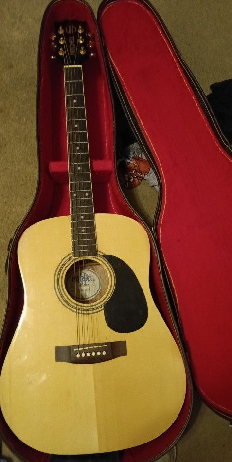 Mitchell MD 100 Acoustic Guiter