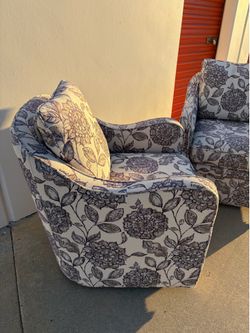 Beautiful  Swivel Chairs - Set of 2