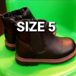 Oshkosh Toddler Boots - Size 5