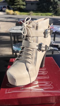 Delicacy Jordon-08 Beige Platform Booties Women’s Size 8.5