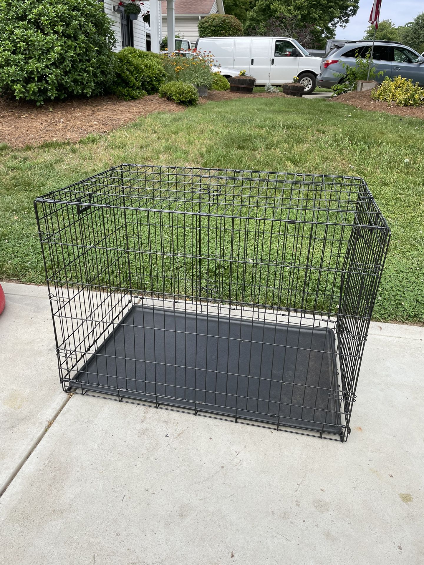 Medium dog crate 36” long