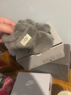 Baby uggs 2c