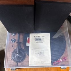 Crosley C62 Turntable w/speakers - Wood - Never Used