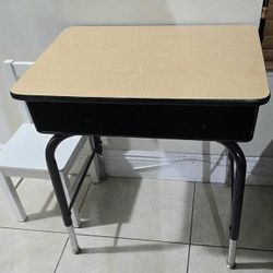 Open Front Desk with Metal Storage Book Box, Adjustable, Classroom Furniture, OakOpen Front Desk with Metal Storage Book Box, Adjustable, Classroom Fu