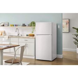 Vissani 14.2 cu. ft. Top Freezer Refrigerator in White, Garage Ready (Front and Back damaged please see photos)(Retail $649)
