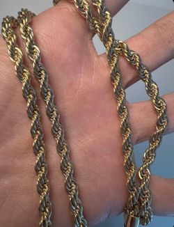 Gold rope chain